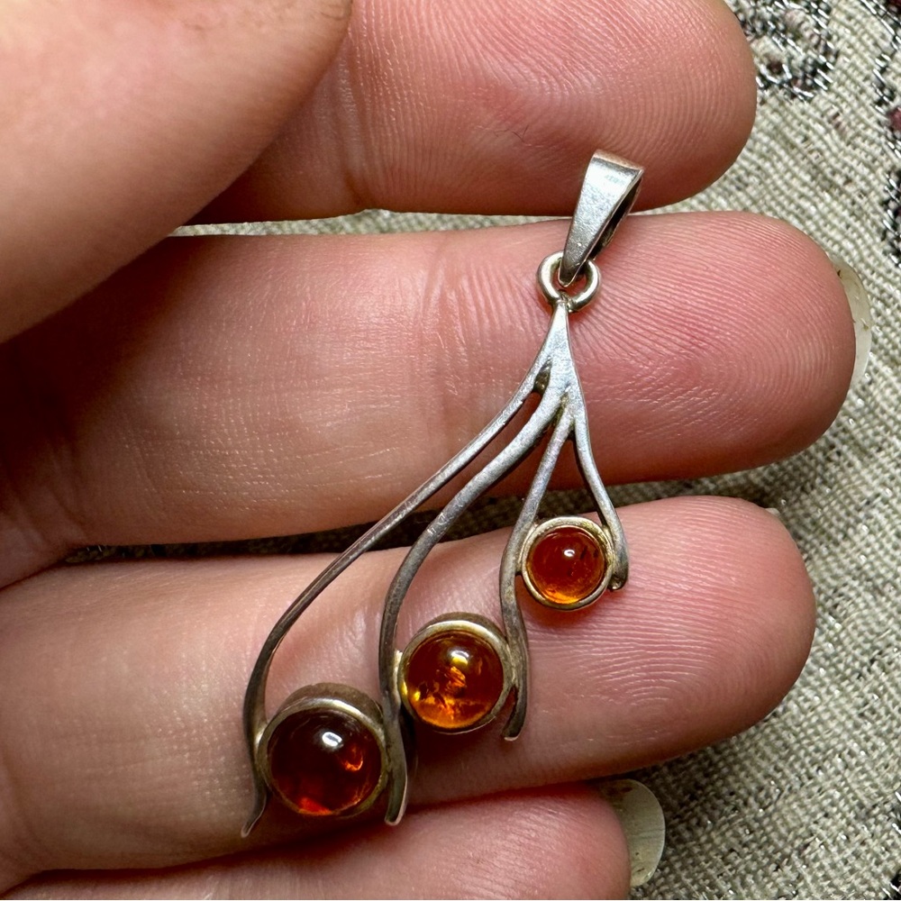 Silver and Amber Pendant.